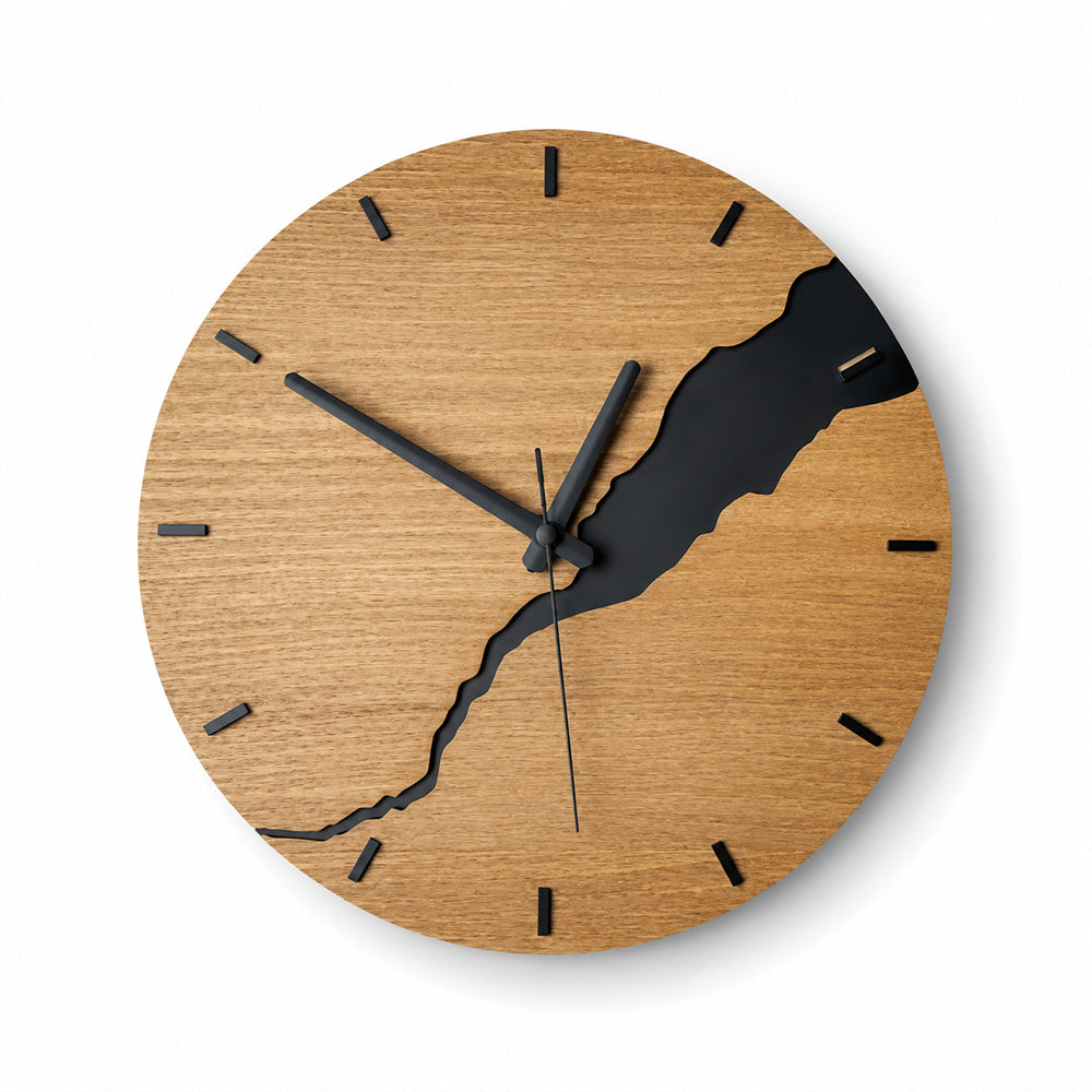Horloge murale bois Ardennes cadran rond fissure naturelle